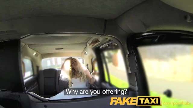 【FakeTaxi】逃婚新娘饥渴难耐！出租车上被陌生司机用大鸡巴狂干到潮吹失禁
